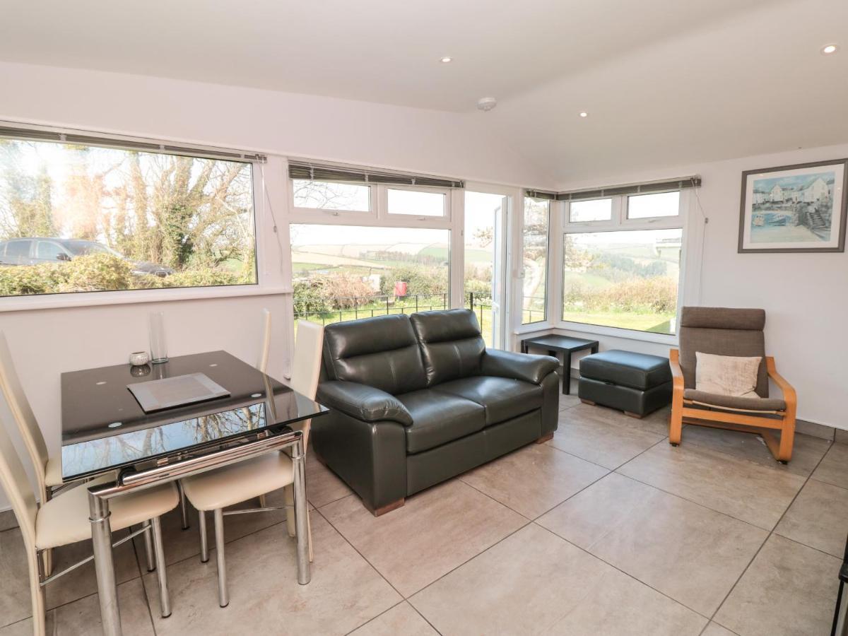 201 Norton Park Villa Dartmouth Exteriör bild