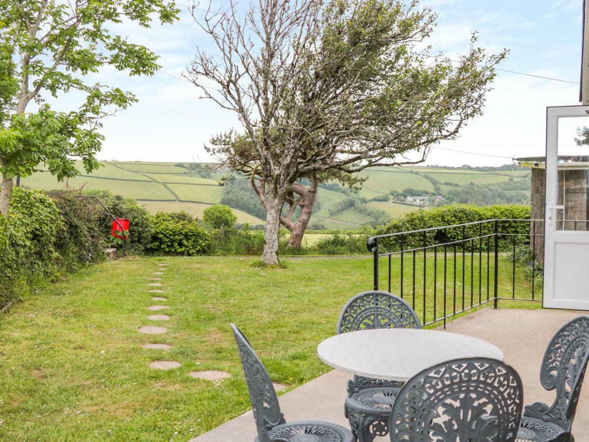 201 Norton Park Villa Dartmouth Exteriör bild